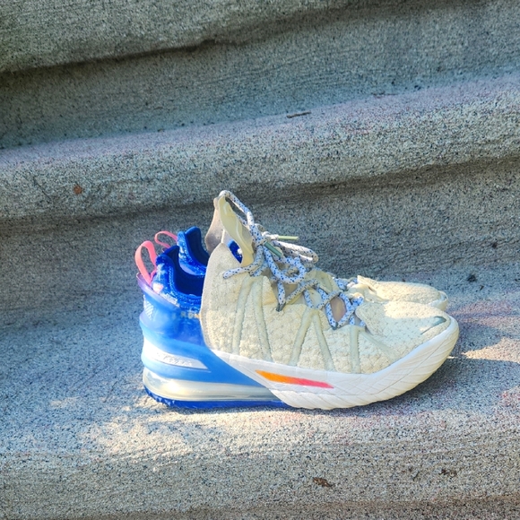 Nike LeBron 18 Los Angeles By Day Dize 6.5 - Picture 1 of 8
